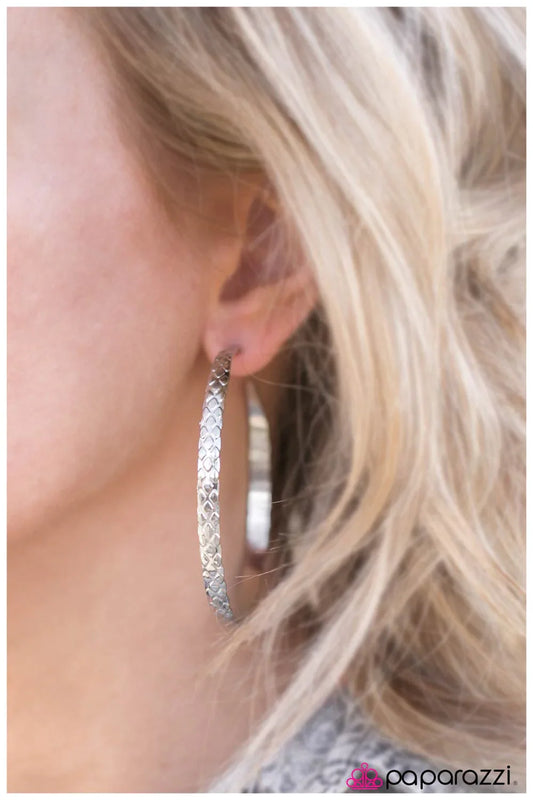 Paparazzi Earring ~ Give Me The Scoop - Silver