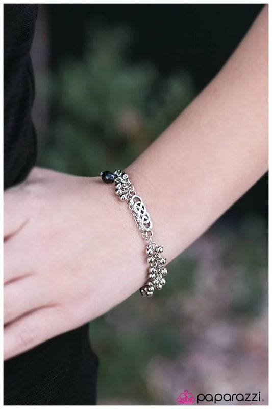 Paparazzi Bracelet ~ All Dressed Up - Black