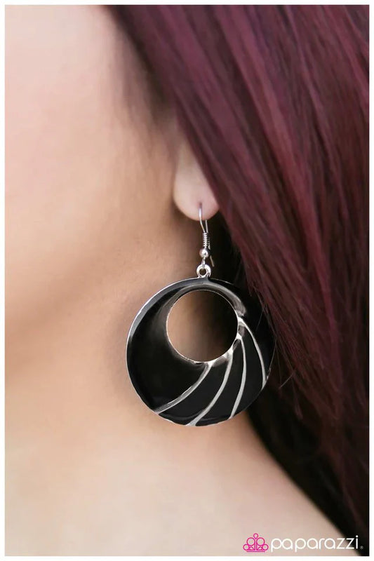 Paparazzi Earring ~ The Visionary - Black