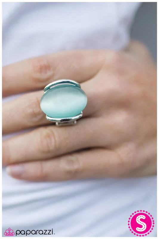 Paparazzi Ring ~ Shoot For The Moon - Blue