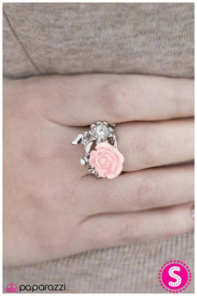 Paparazzi Ring ~ Meet Me In The Meadow - Pink