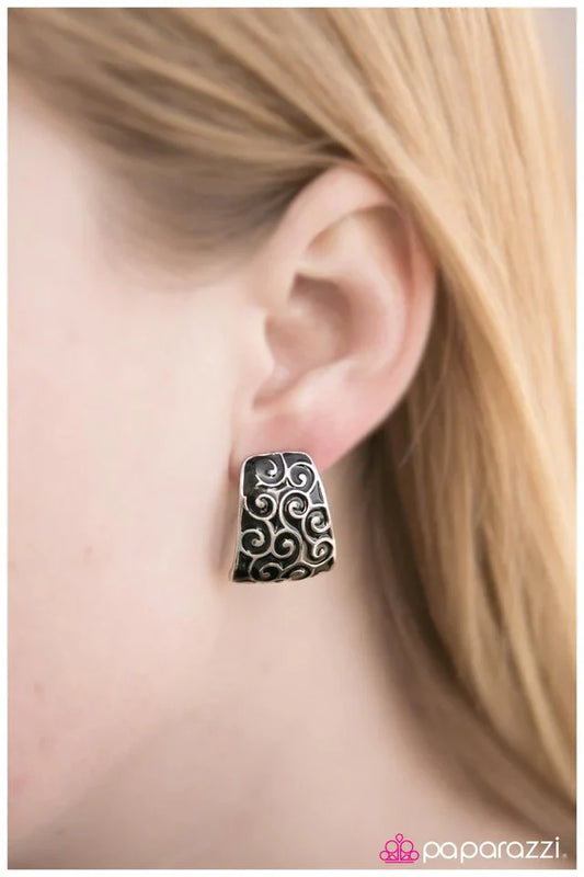 Paparazzi Earring ~ Vine All Vine - Black