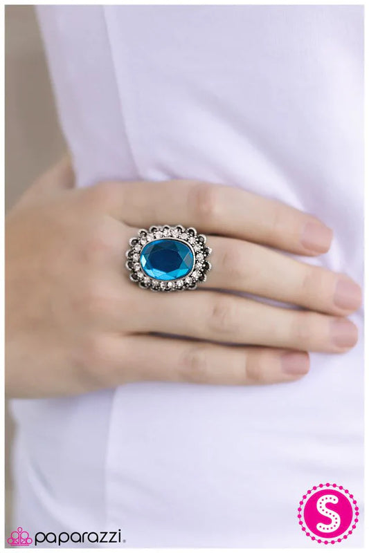 Paparazzi Ring ~ Queen Of The Castle - Blue