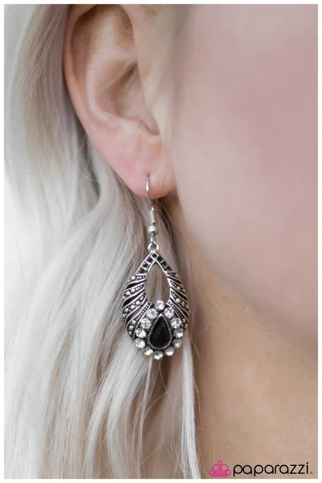 Paparazzi Earring ~ The Last Waltz - Black