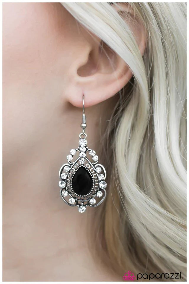 Paparazzi Earring ~ Dancing With The Stars - Black