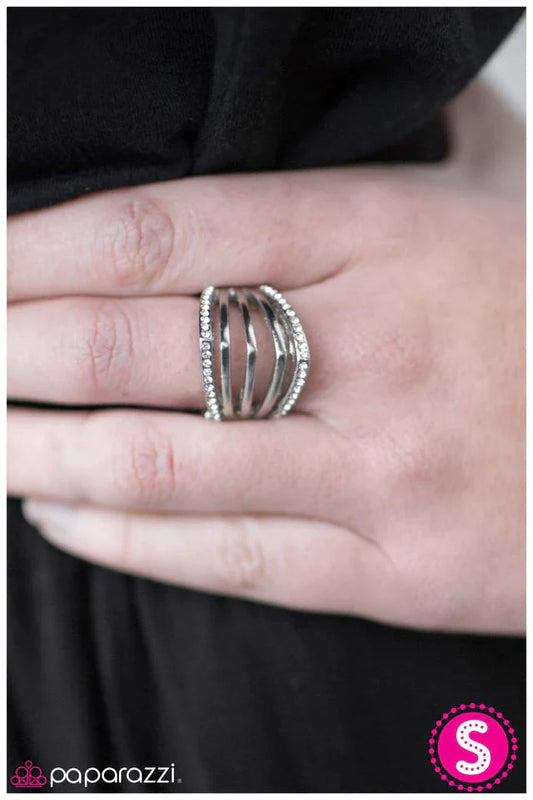 Paparazzi Ring ~ The Point Of No Return - White