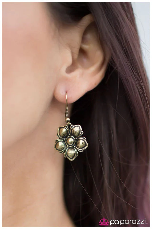 Paparazzi Earring ~ Its Summertime - Brass