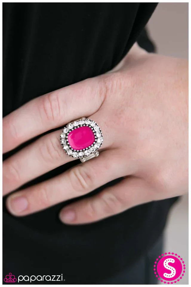 Paparazzi Ring ~ The Royal Yacht - Pink