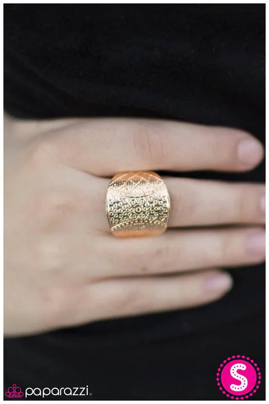 Paparazzi Ring ~ A Change Of Scenery - Gold