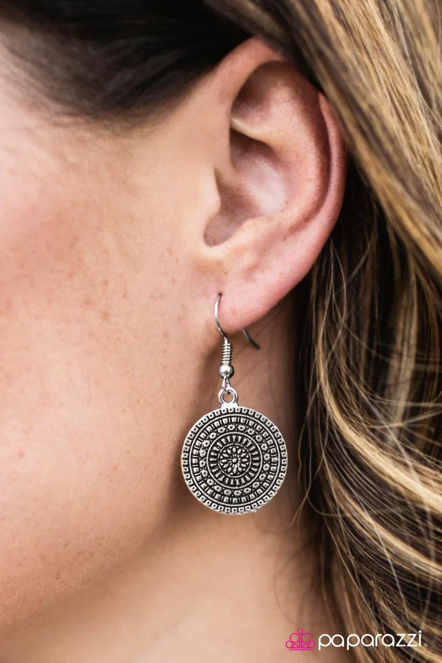 Paparazzi Earring ~ Radiant Rays - Silver