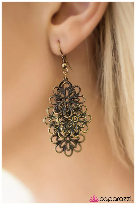 Paparazzi Earring ~ Summer Days - Brass