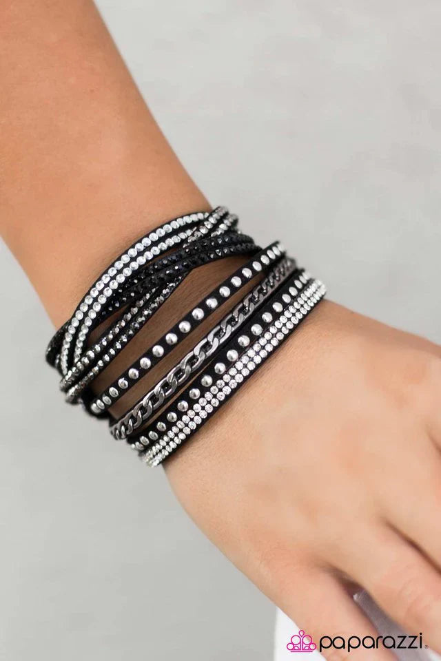 Paparazzi Bracelet ~ Work Your Magic - Black