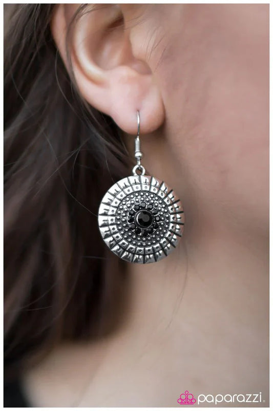 Paparazzi Earring ~ Royal Regatta - Black