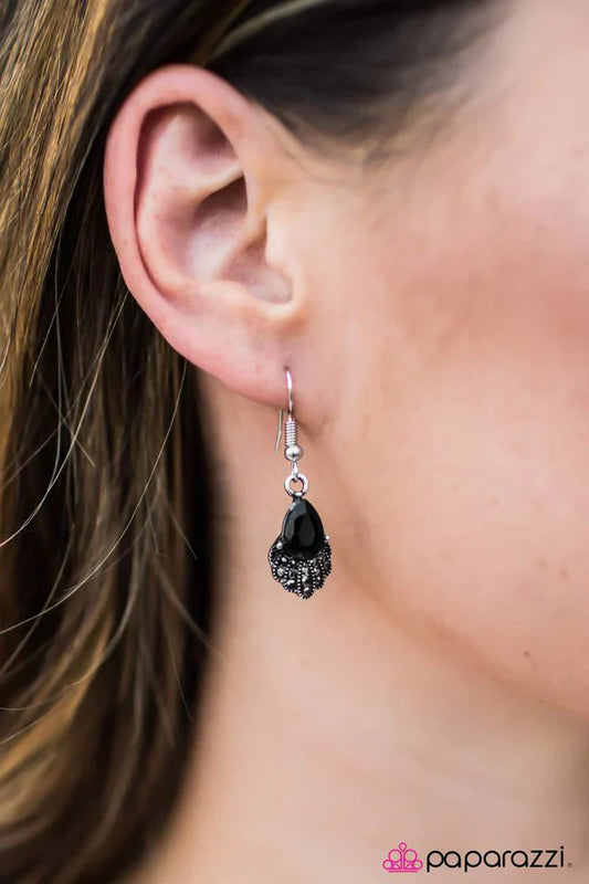 Paparazzi Earring ~ Keep Your Chin Up, Princess - Black