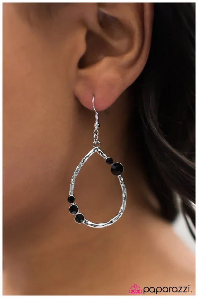 Paparazzi Earring ~ Shop till You Drop - Black