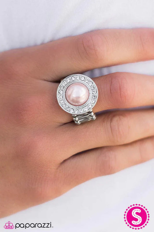 Paparazzi Ring ~ Center Of It All - Pink