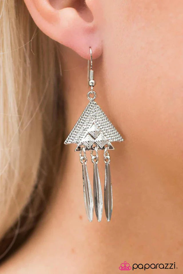 Paparazzi Earring ~ Desert Star - Silver