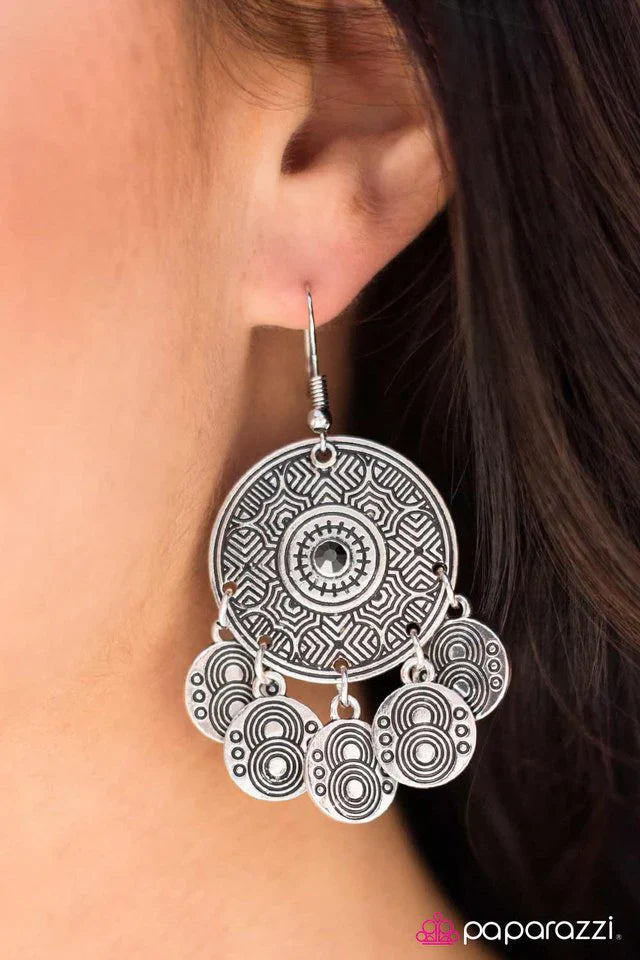 Paparazzi Earring ~ Symphony Of Sound - Silver