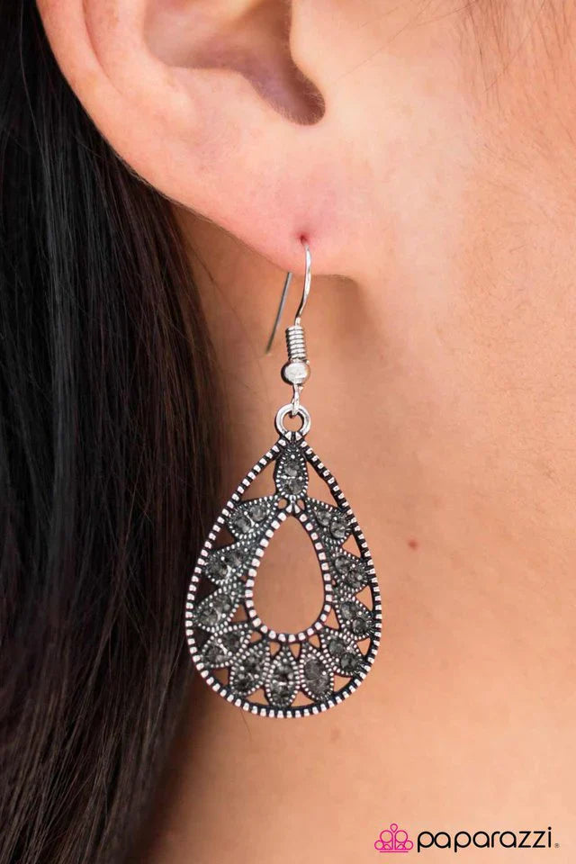 Paparazzi Earring ~ One Chic Chick -Silver