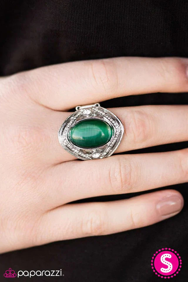 Paparazzi Ring ~ Everyday Is A Fairy Tale - Green