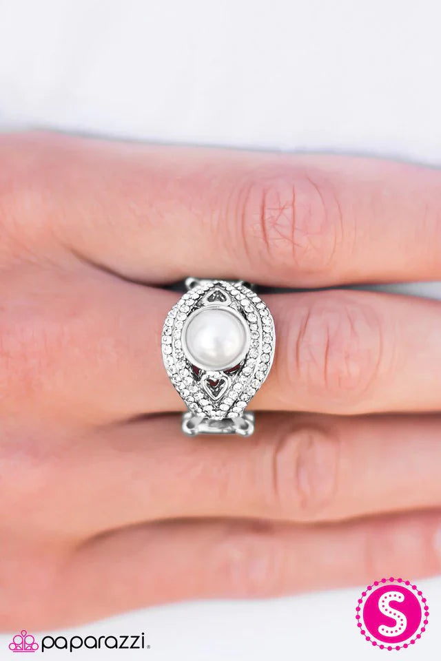 Paparazzi Ring ~ A Pearl Kind Of Girl - White