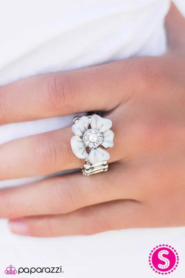 Paparazzi Ring ~ Mine All Mine - White