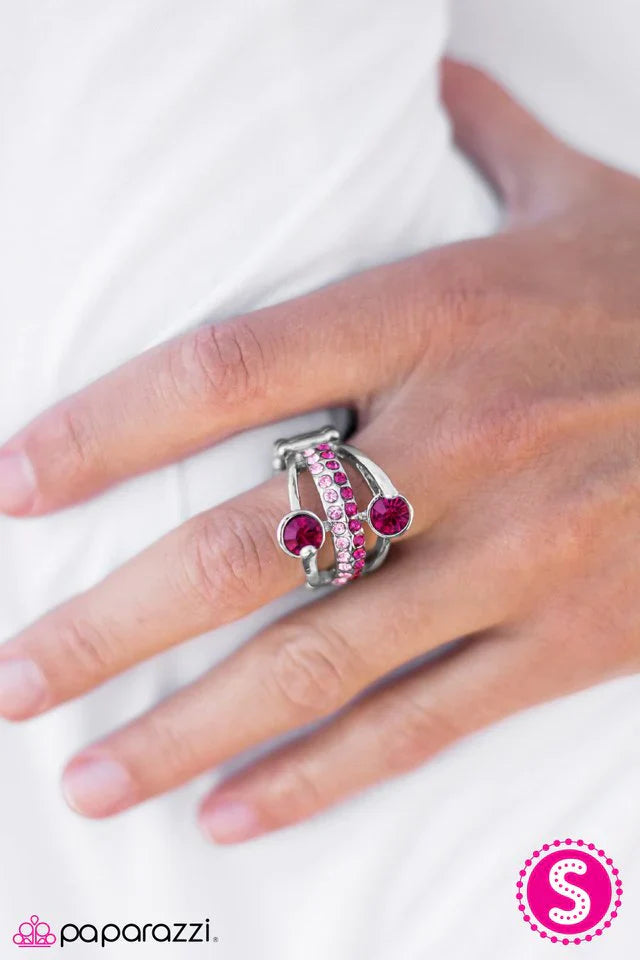 Paparazzi Ring ~ Hold On To Your Seat! - Pink