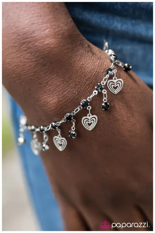 Paparazzi Bracelet ~ Hearts Desire - Black