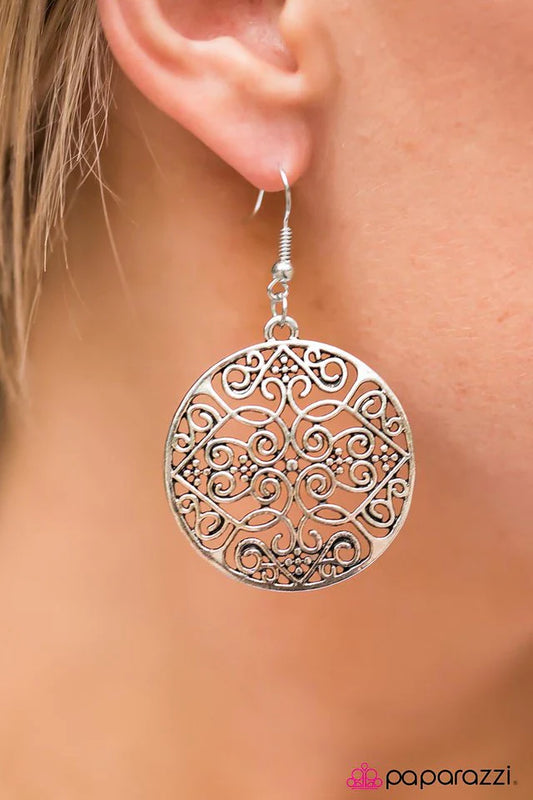 Paparazzi Earring ~ FILIGREE In The Details - Silver