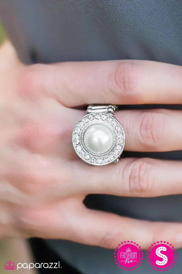 Paparazzi Ring ~ Give It A PEARL! - White