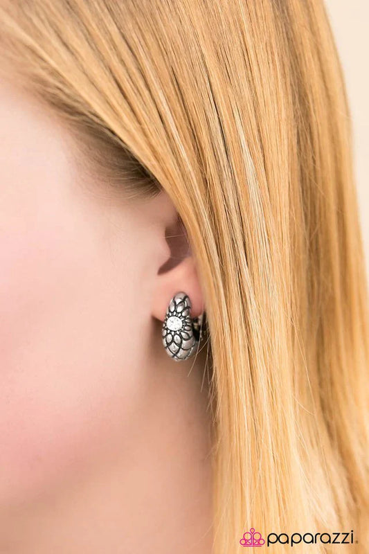 Paparazzi Earring ~ Deco-POSH - Silver