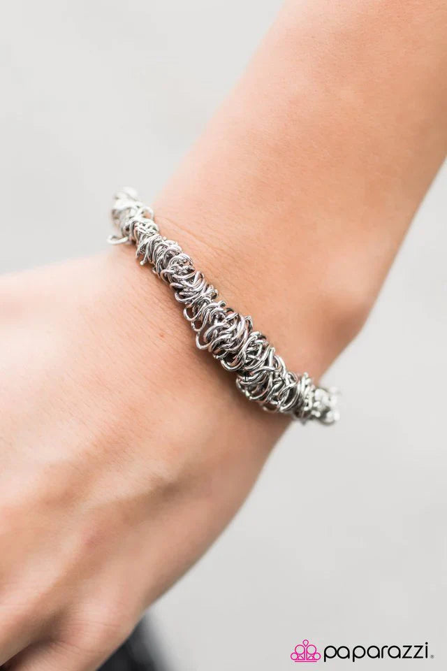 Paparazzi Bracelet ~ A Twist Of Fate - Silver