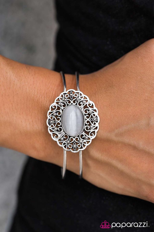 Paparazzi Bracelet ~ FRILL Seeker - Silver