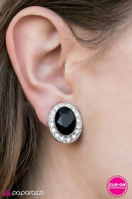 Paparazzi Earring ~ I Cant BELIZE My Eyes! - Black