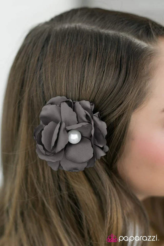 Paparazzi Hair Accessories ~ Timelessly Towering - Silver