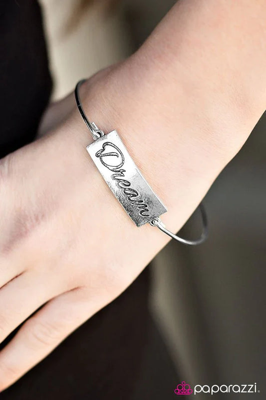 Paparazzi Bracelet ~ Dream Chaser - Silver