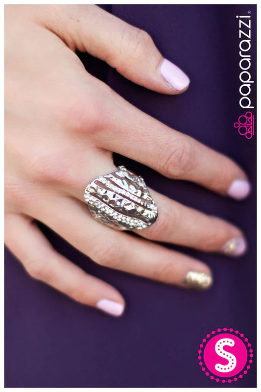 Paparazzi Ring ~ Curve Appeal - Silver