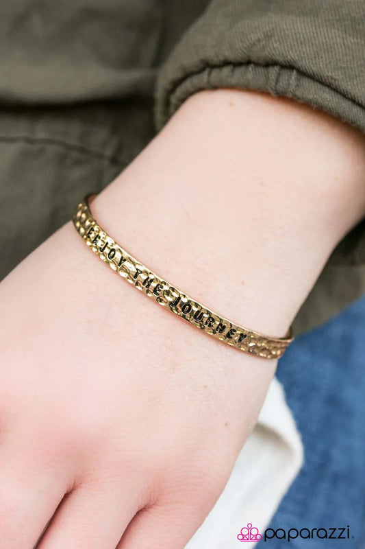 Paparazzi Bracelet ~ Enjoy The Journey - Gold