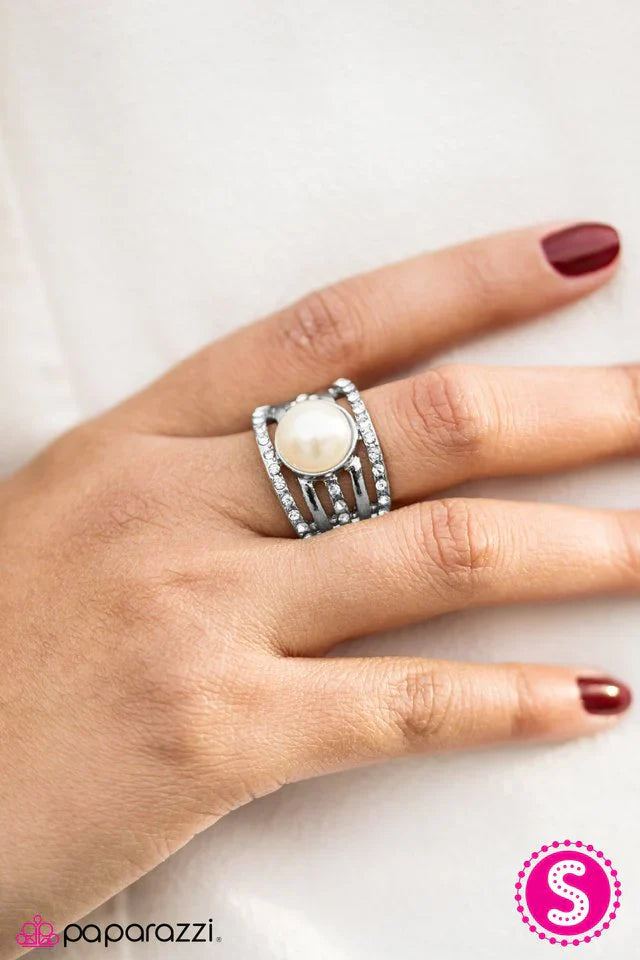 Paparazzi Ring ~ Taste Of Refinement - White