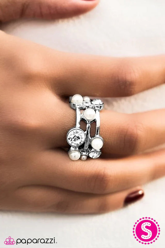 Paparazzi Ring ~ Take Me To The Symphony - White