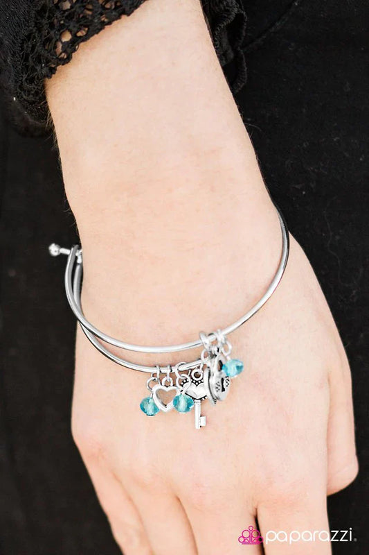 Paparazzi Bracelet ~ Love Makes The World Go Round - Blue