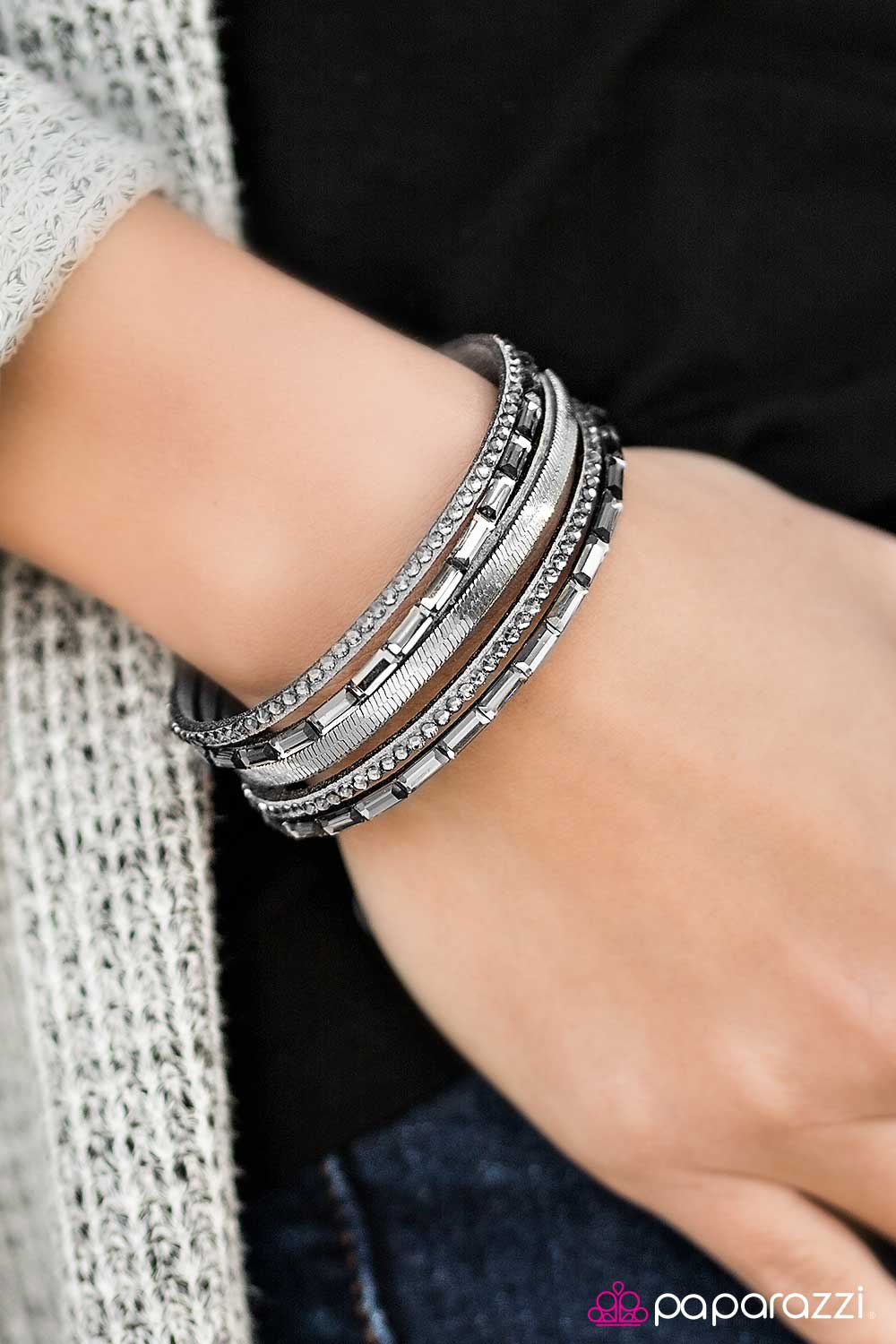 Paparazzi Bracelet ~ Hit the Lights - Silver