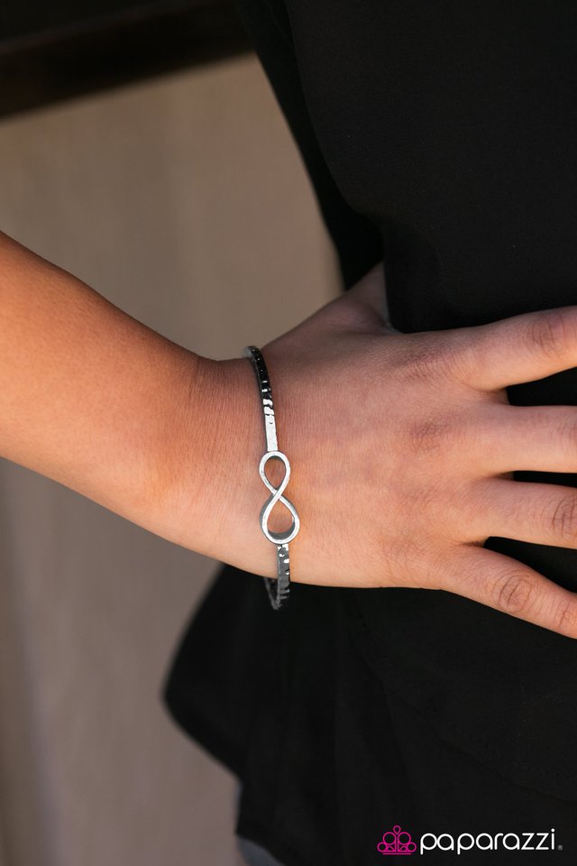 Paparazzi Bracelet ~ Worth The Wait - Silver