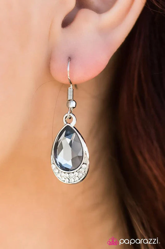 Paparazzi Earring ~ Ocean Cruise - Silver