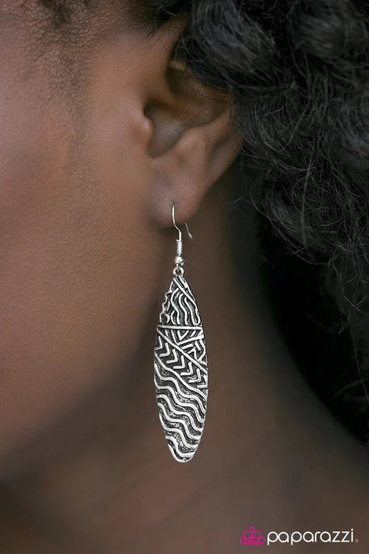 Paparazzi Earring ~ Tiki Bar - Silver