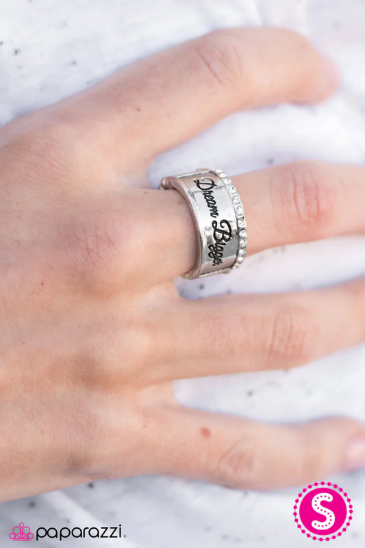 Paparazzi Ring ~ Theres No Dream Too Big - White