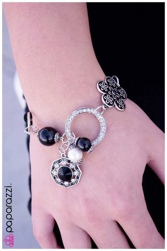 Paparazzi Bracelet ~ In the Mix - Black