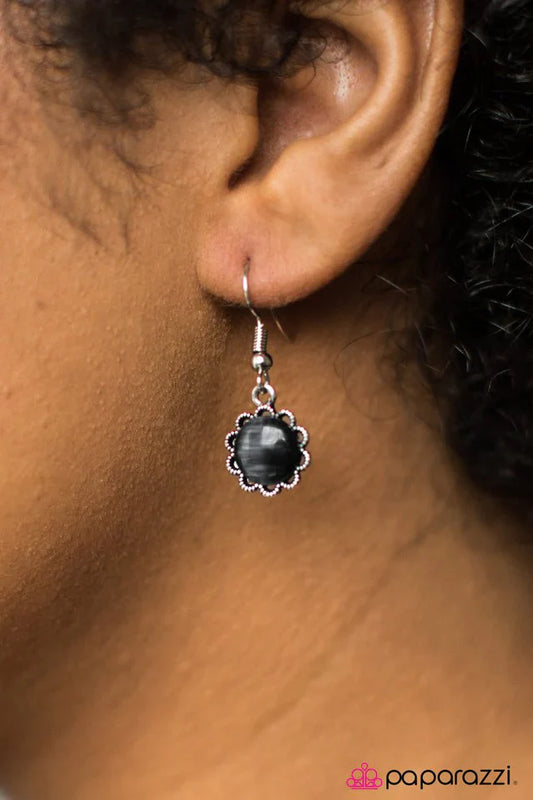 Paparazzi Earring ~ No Place Id Rather BEAM - Black