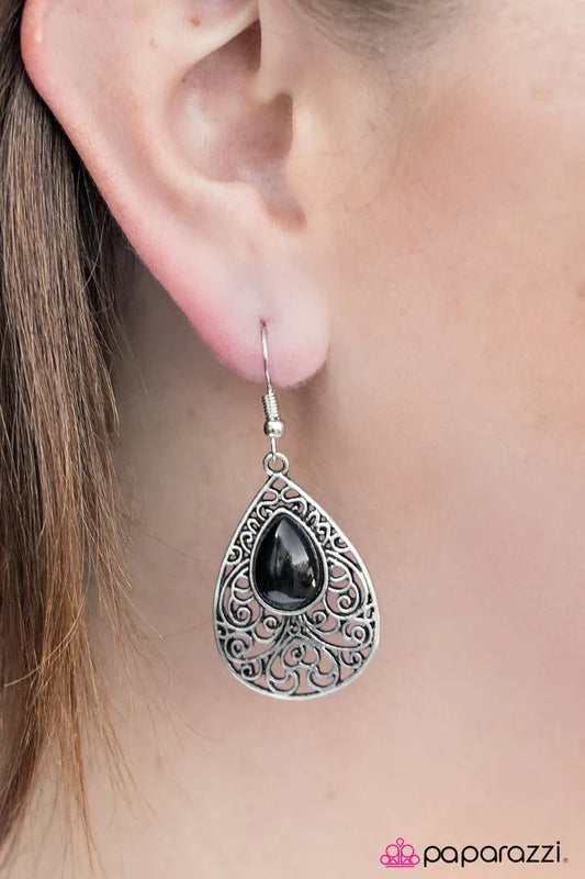 Paparazzi Earring ~ Pass Me The BALI - Black