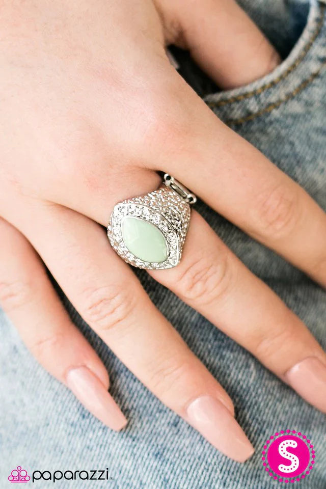 Paparazzi Ring ~ Summer Vibes - Green